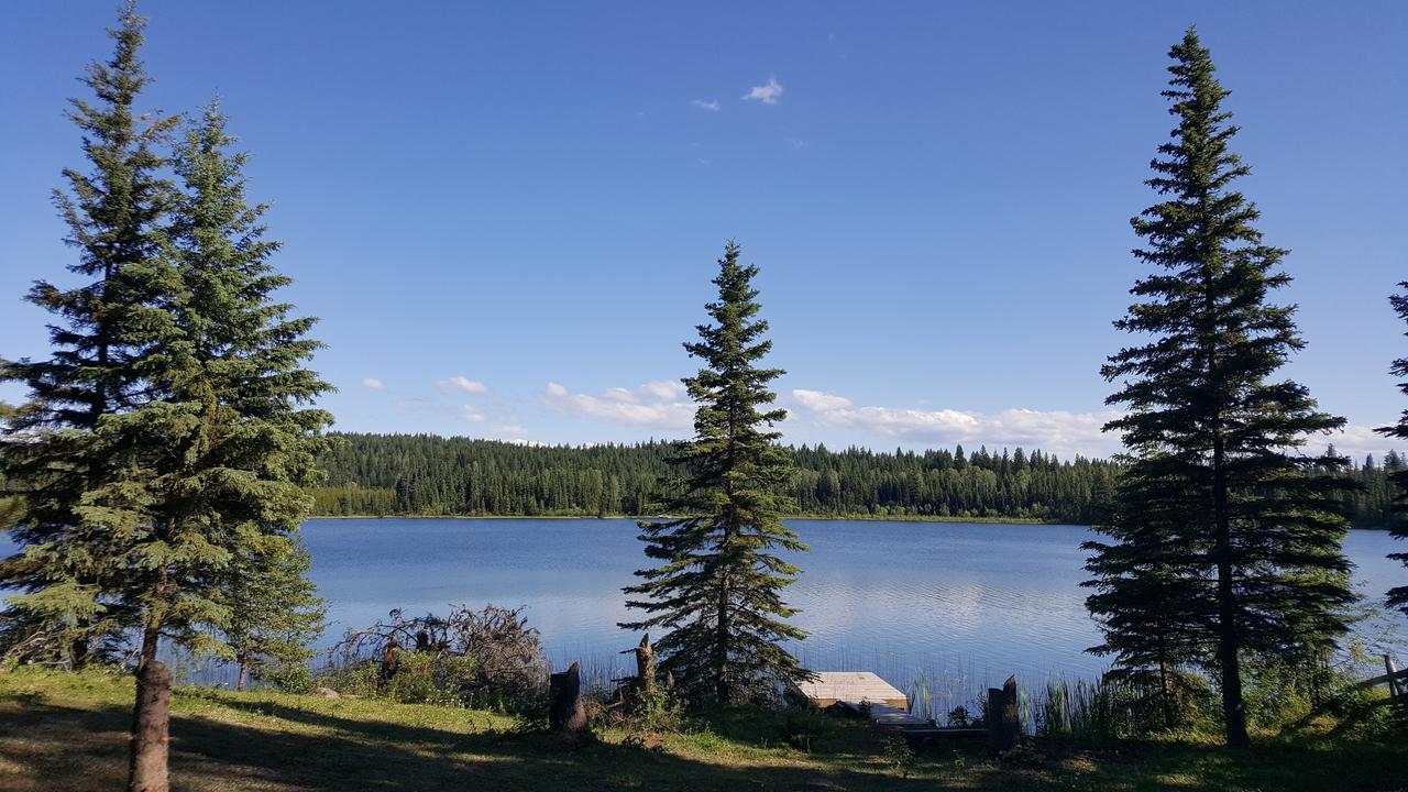Wettstone Guest Ranch Bed and Breakfast Bridge Lake Εξωτερικό φωτογραφία