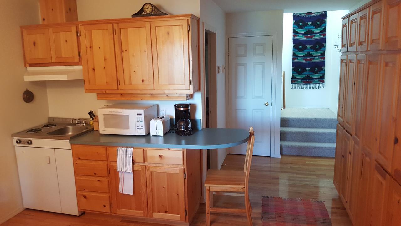 Wettstone Guest Ranch Bed and Breakfast Bridge Lake Εξωτερικό φωτογραφία