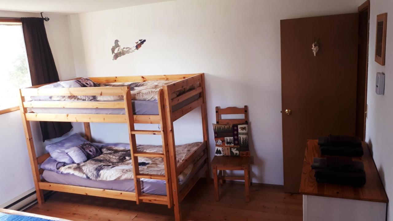 Wettstone Guest Ranch Bed and Breakfast Bridge Lake Εξωτερικό φωτογραφία